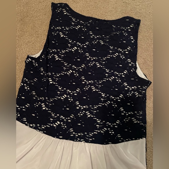 Kaari Blue Women’s Sleeveless Blouse-Navy lace overlay & white-EUC-Size Small - Picture 8 of 10
